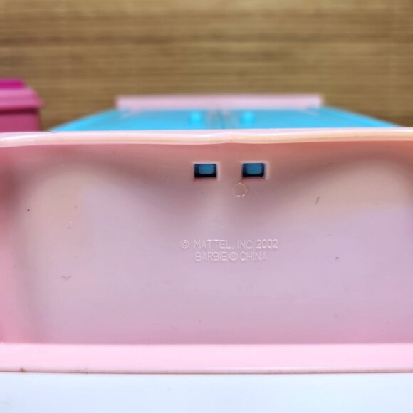 Vintage Barbie Doll Accessories Case 1999 Mattel and Wardrobe 2002 - Picture 12 of 12